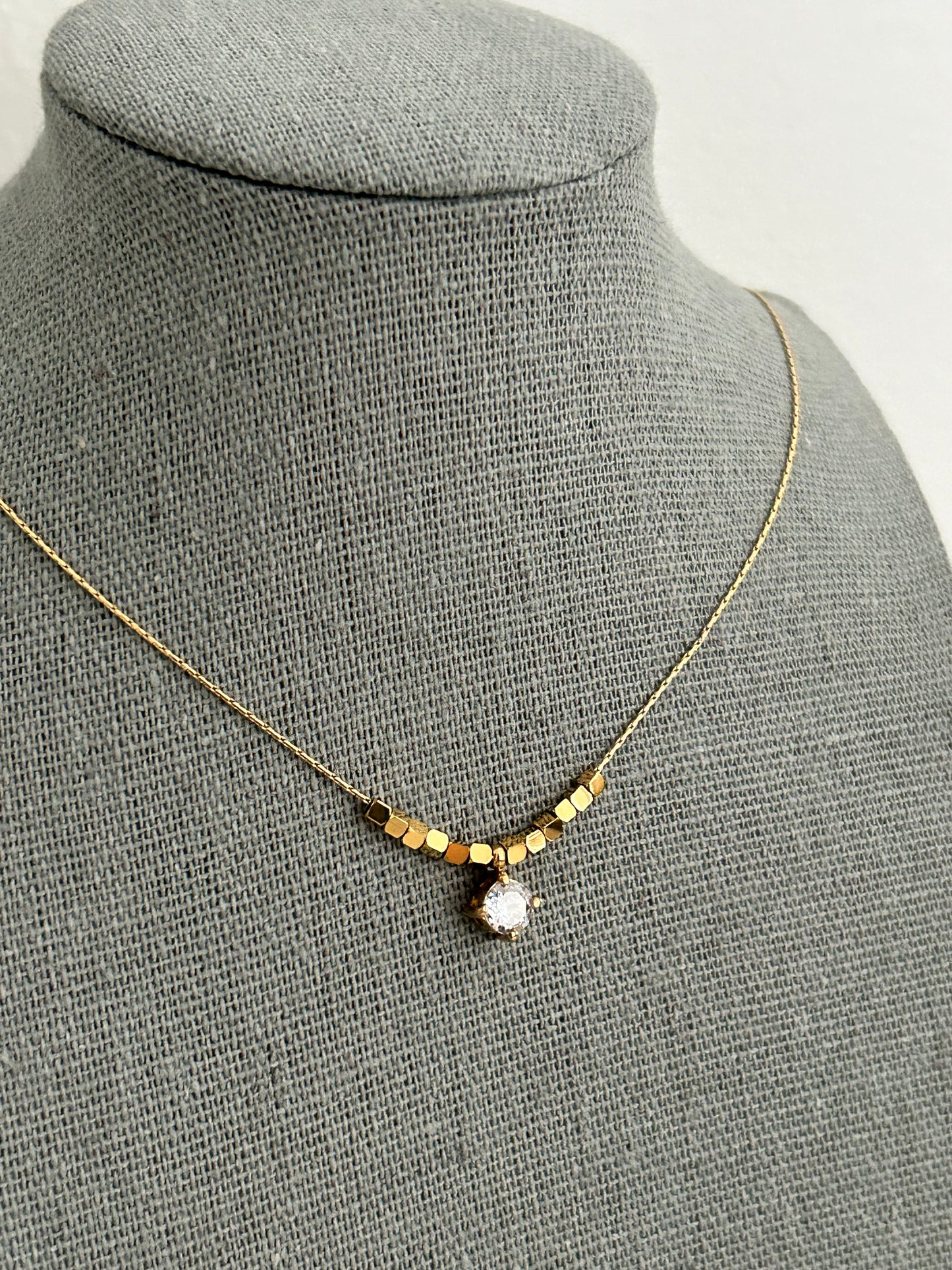 Kate necklace • Dainty beaded necklace with a crystal