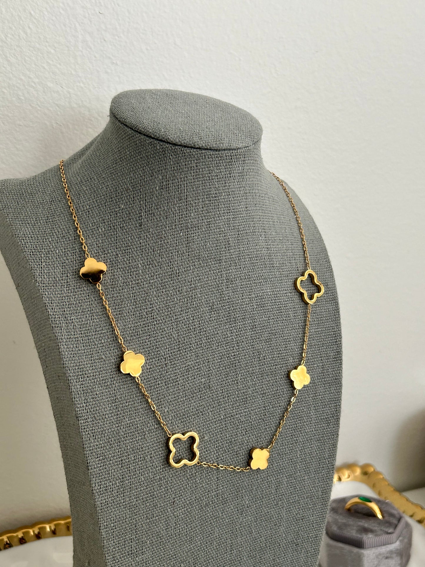 Cloverly necklace