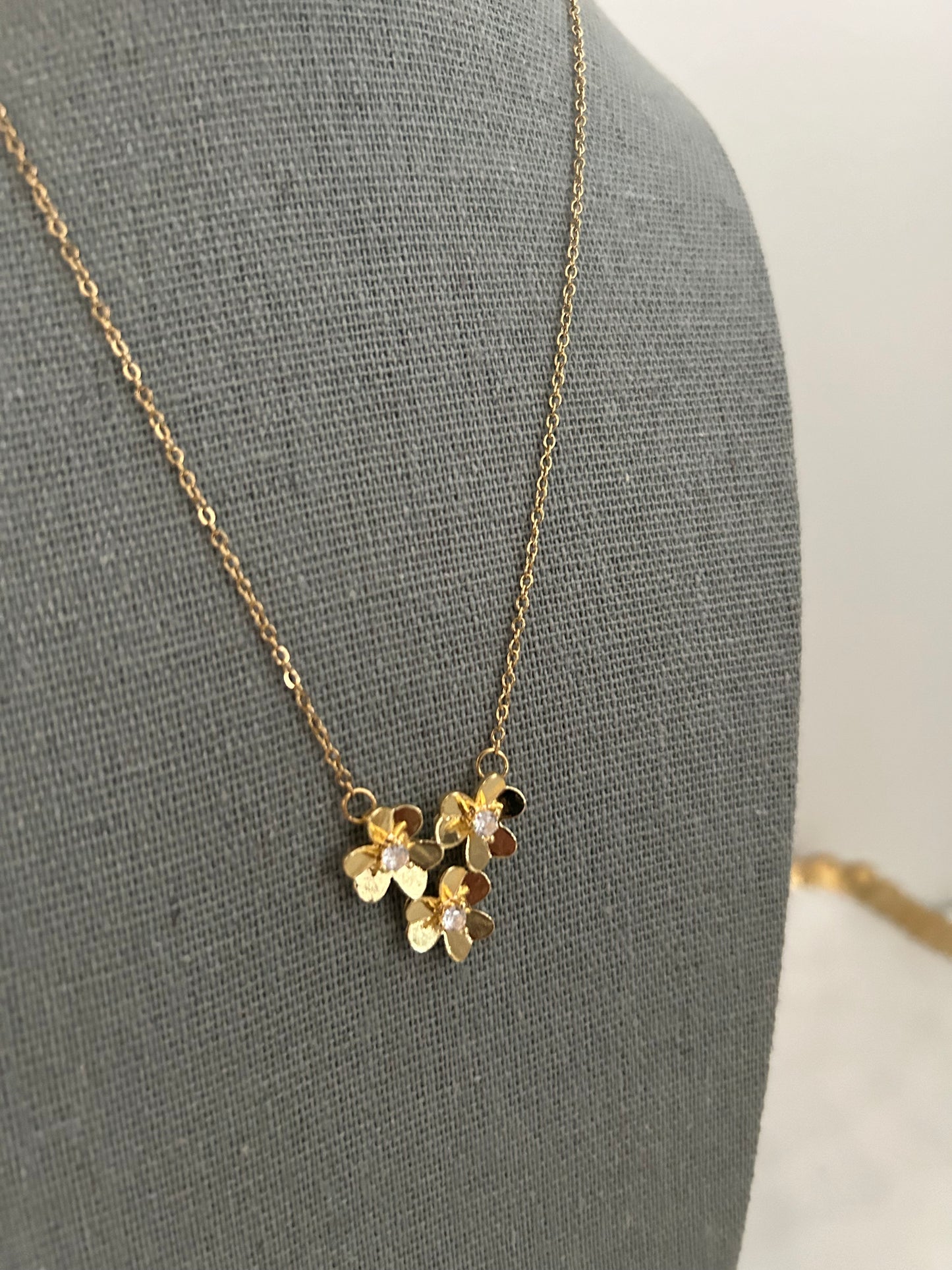 Ines necklace • Three Clovers Necklace