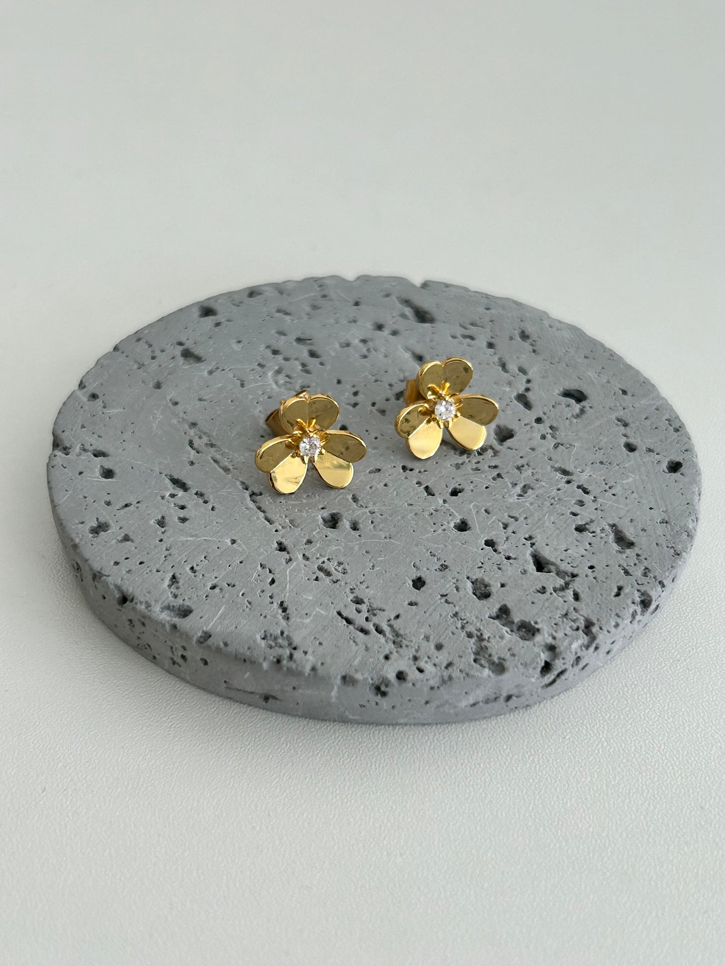 Ines earrings - Hope Clover Stud Earrings