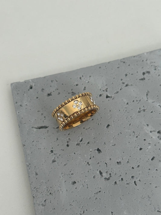 Maia band ring