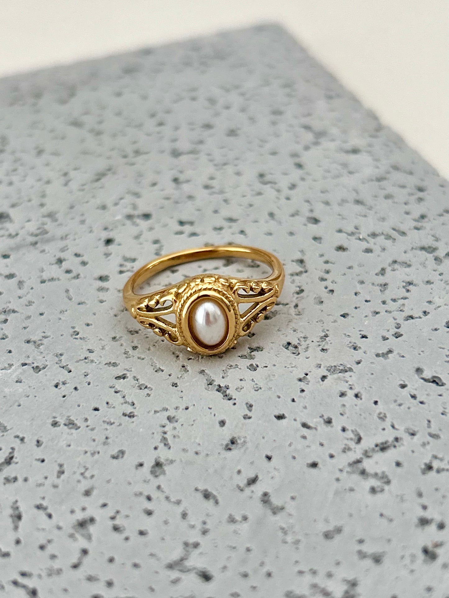 Pearl ring