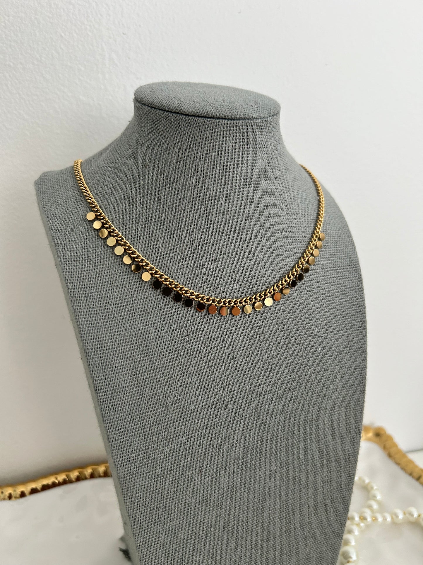 Muskan Necklace • Gold circle Charm necklace