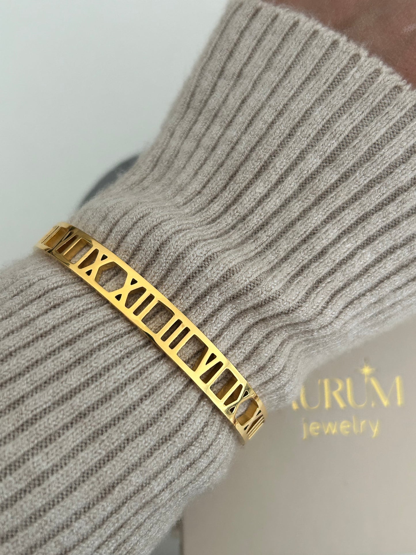 Rumana bangle • Roman numbers bangle