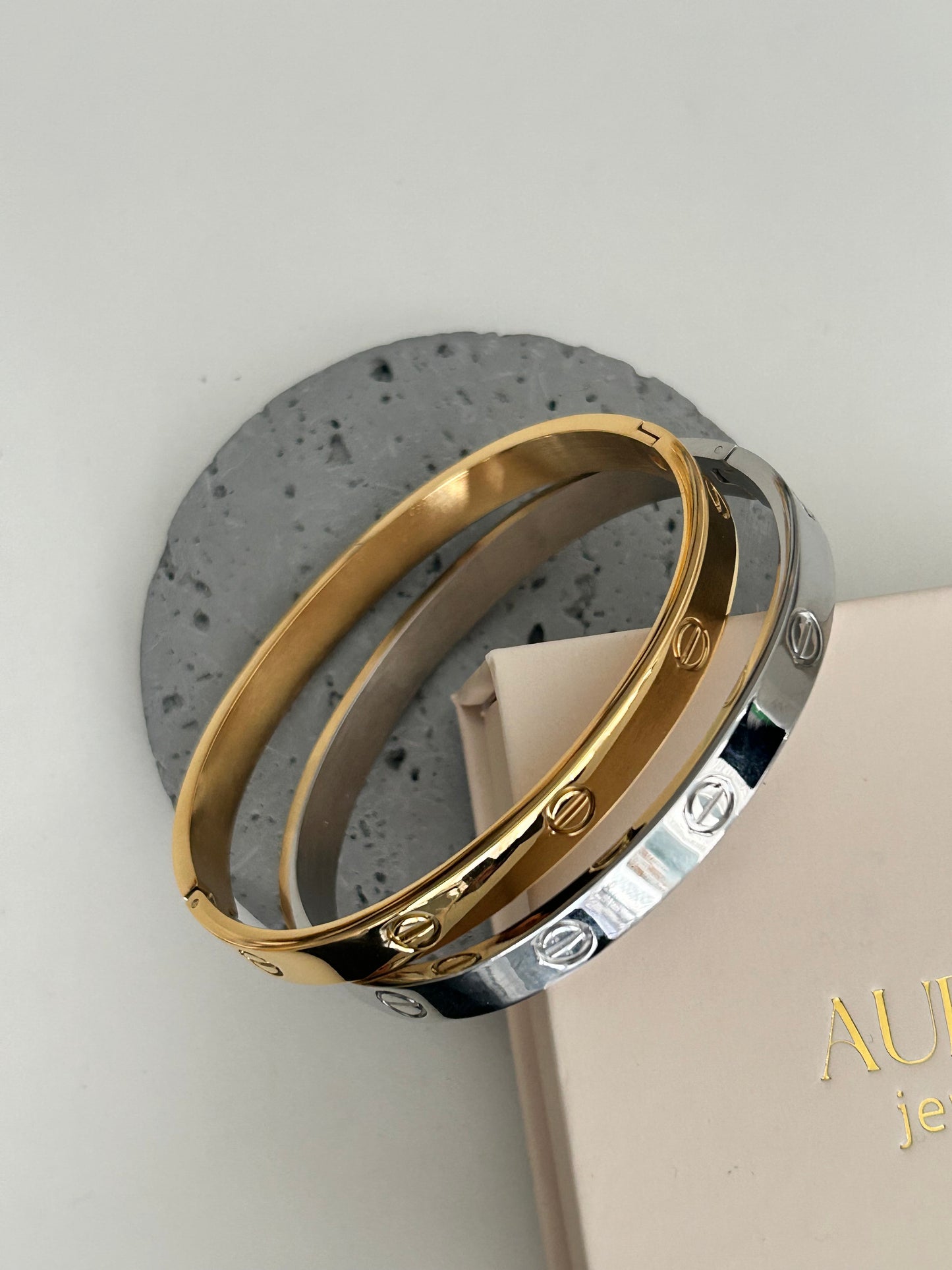 Amelia bangle - Love bracelet without cz stones