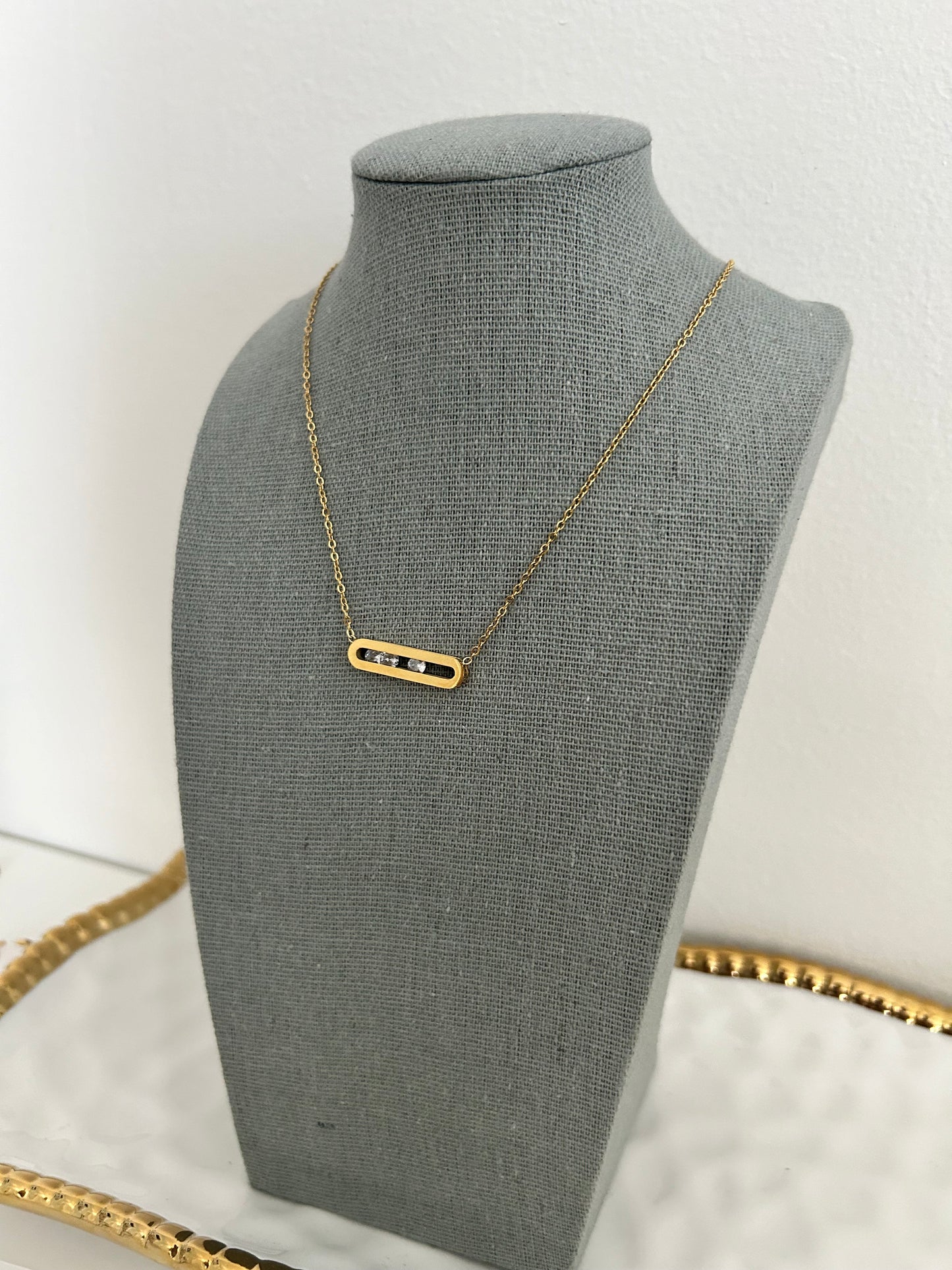 Valentina necklace • Dainty Crystal Move Necklace