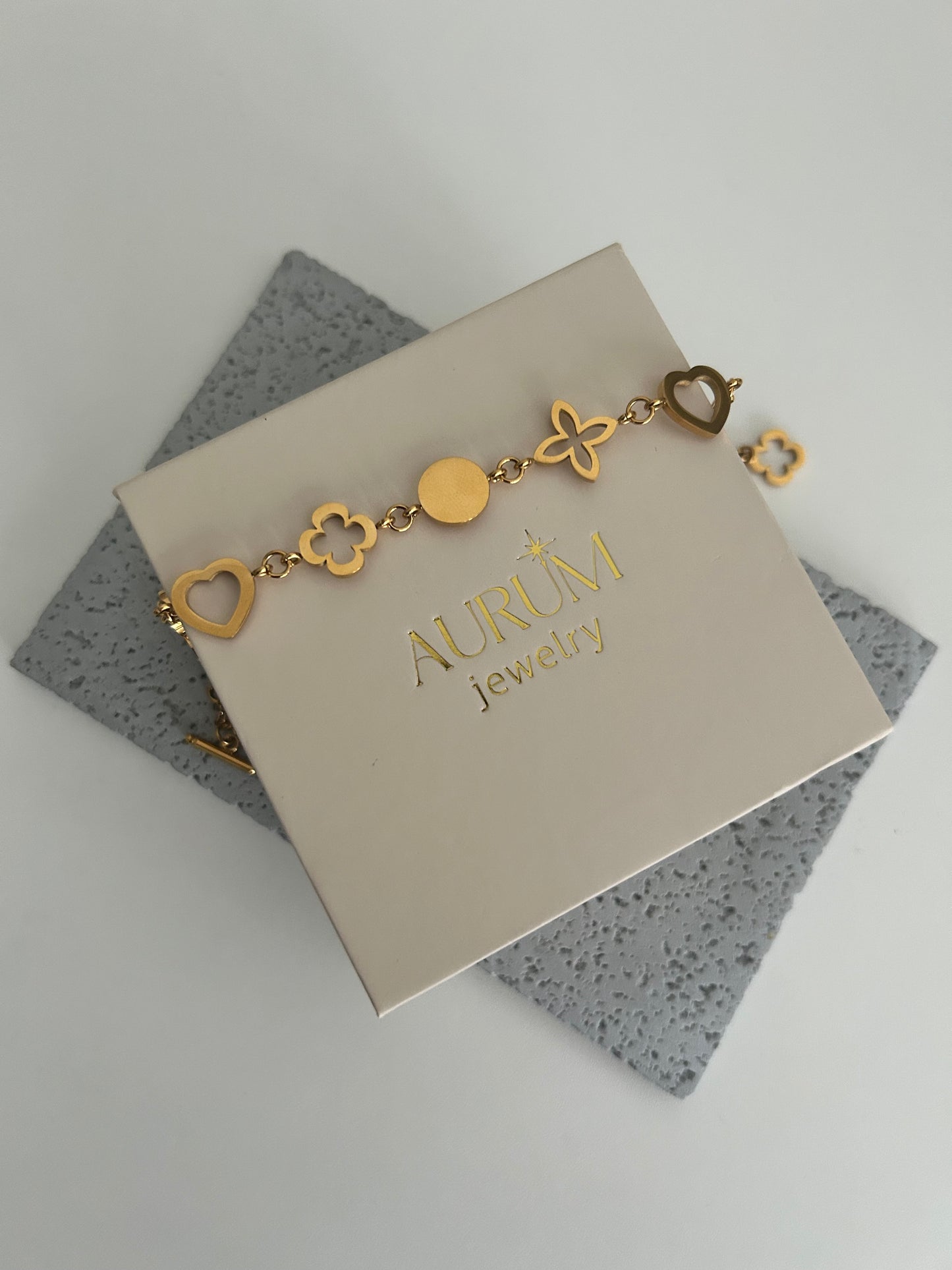 Alizeh bracelet - Aurum Love & Luck Gold Bracelet