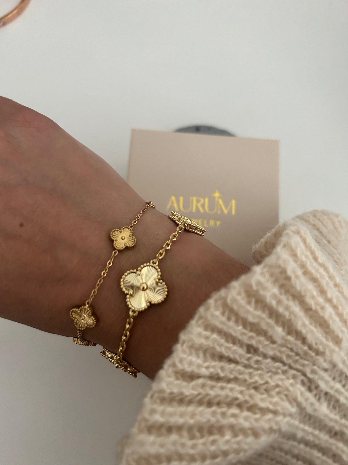 Anya bracelet • Gold four-leaf clover bracelet