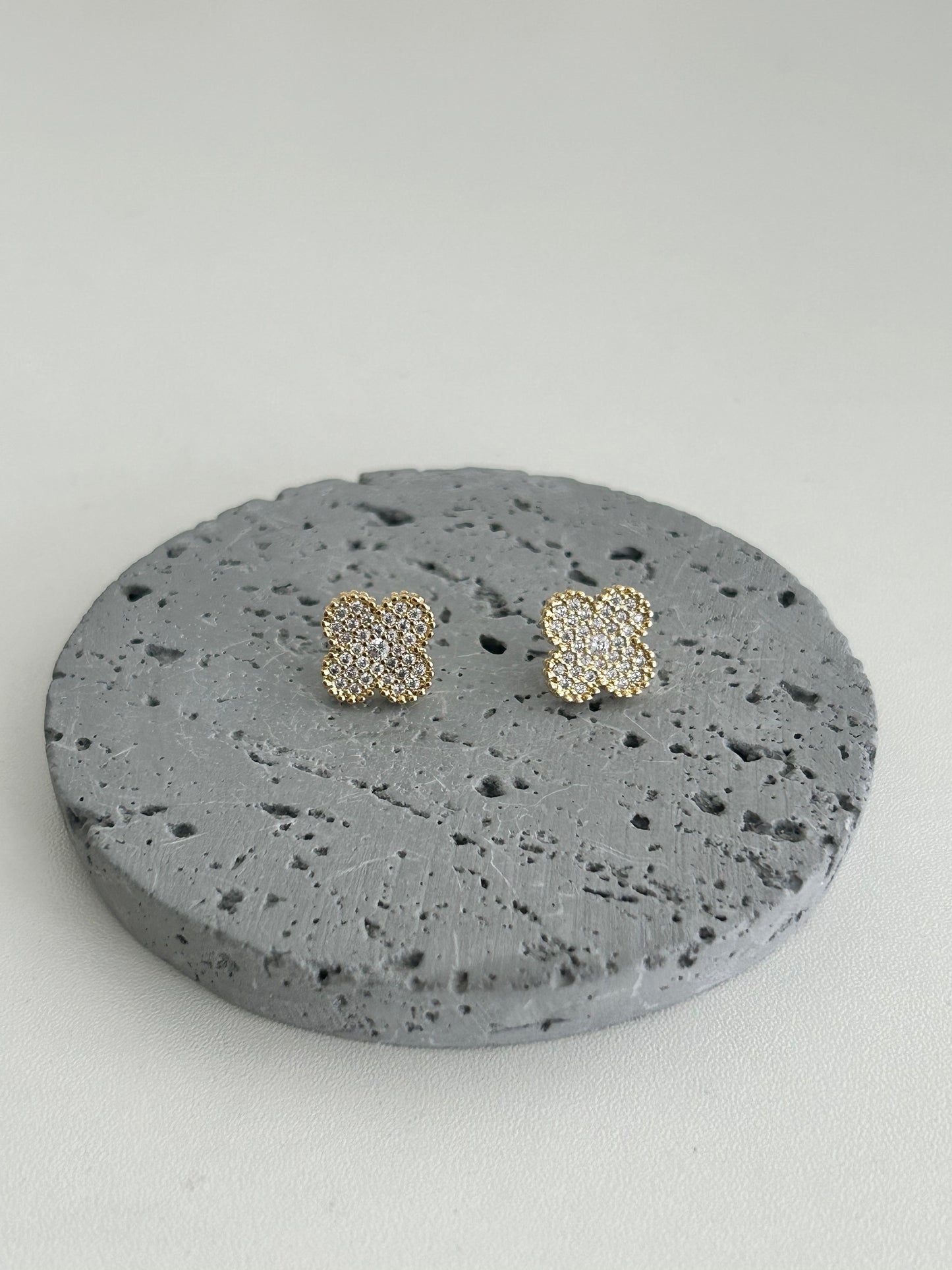 Rukaya earrings • Silver rhinestones clover earrings