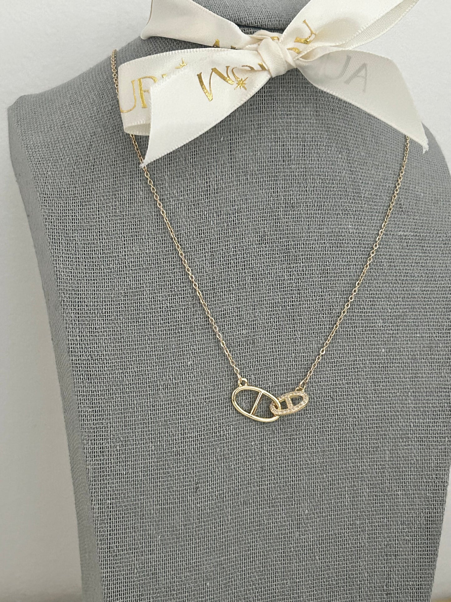 Rida necklace • Link necklace