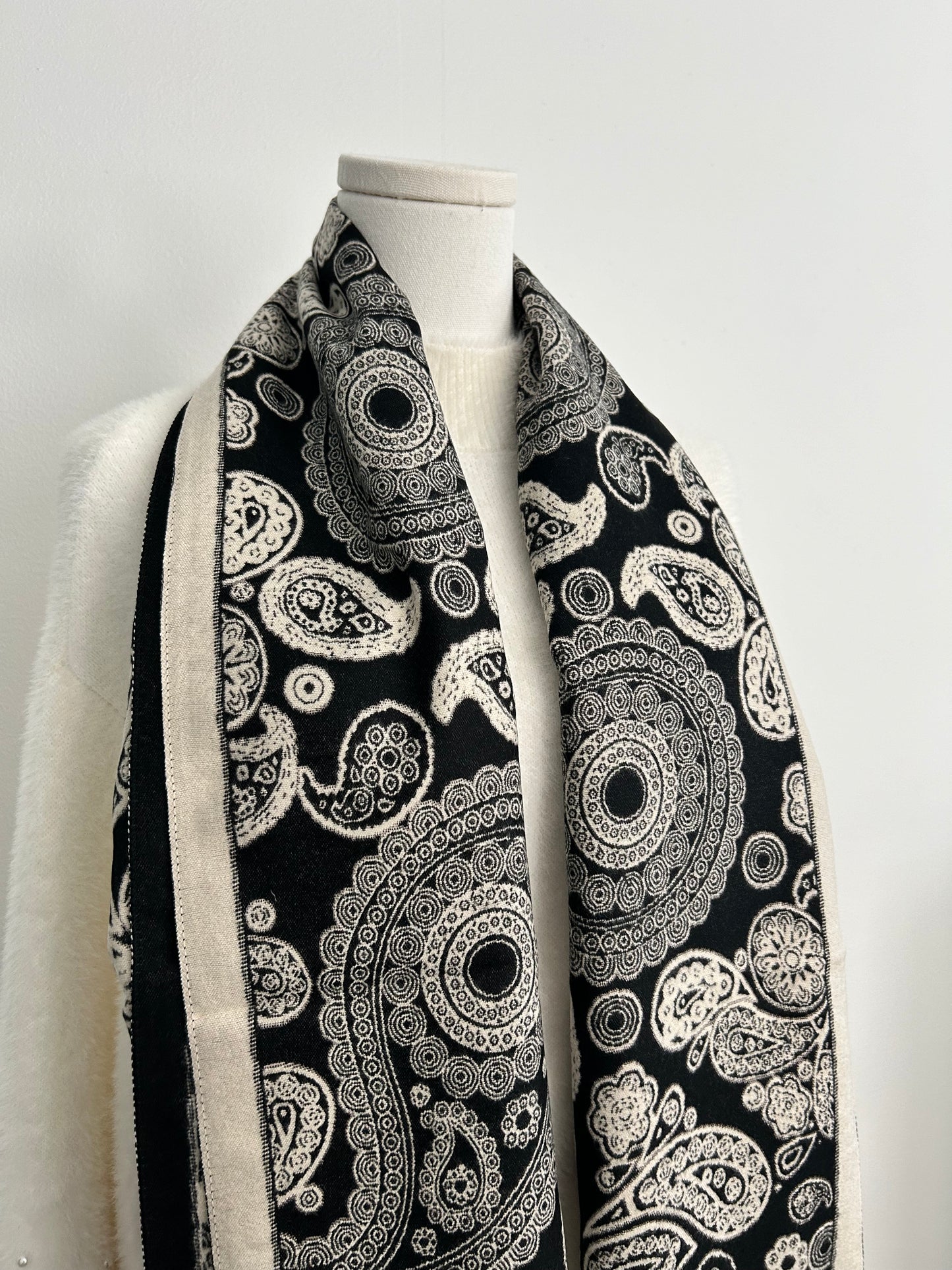 Cashmere feel shawl with paisley prints