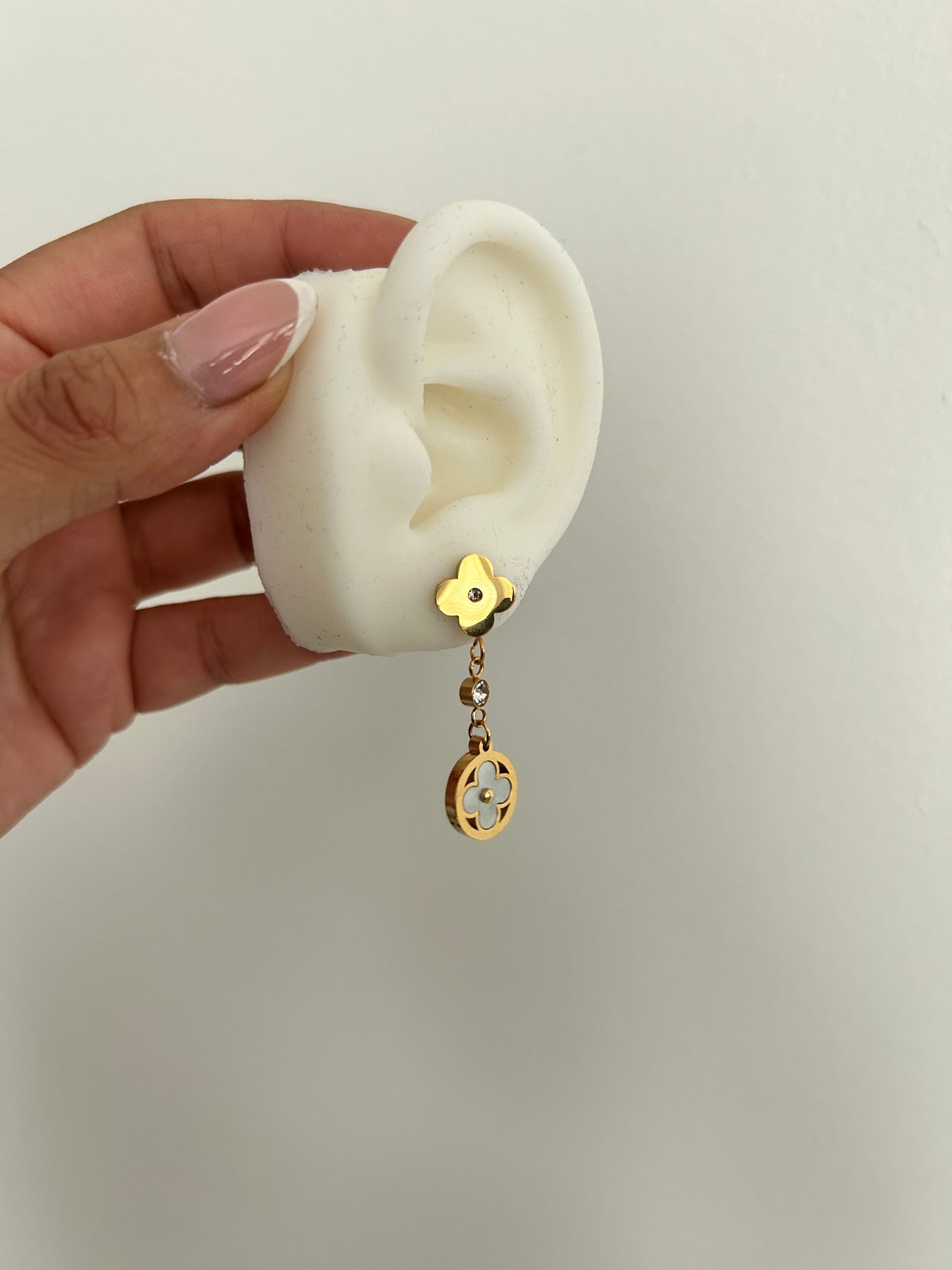 Zahida earrings• White clover drop earrings