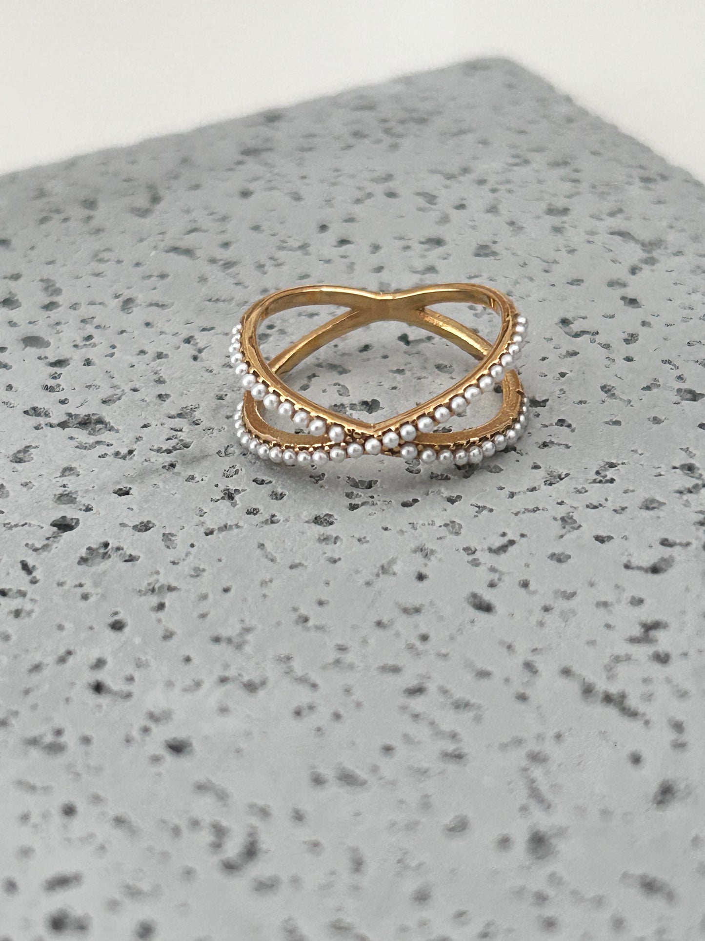 Sakina Ring • Pearl gold ring