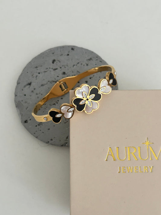 Amara bangle • Lucky clover bangle