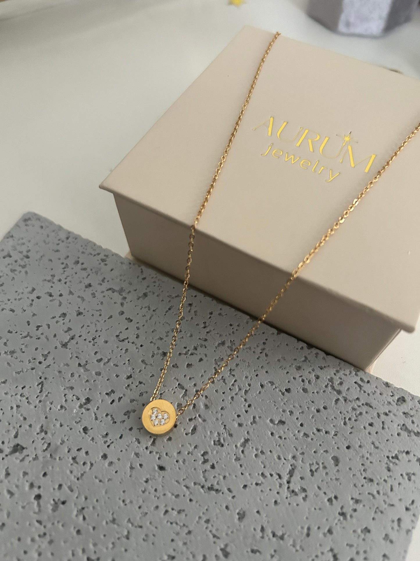 Wania necklace • Dainty Heart Necklace