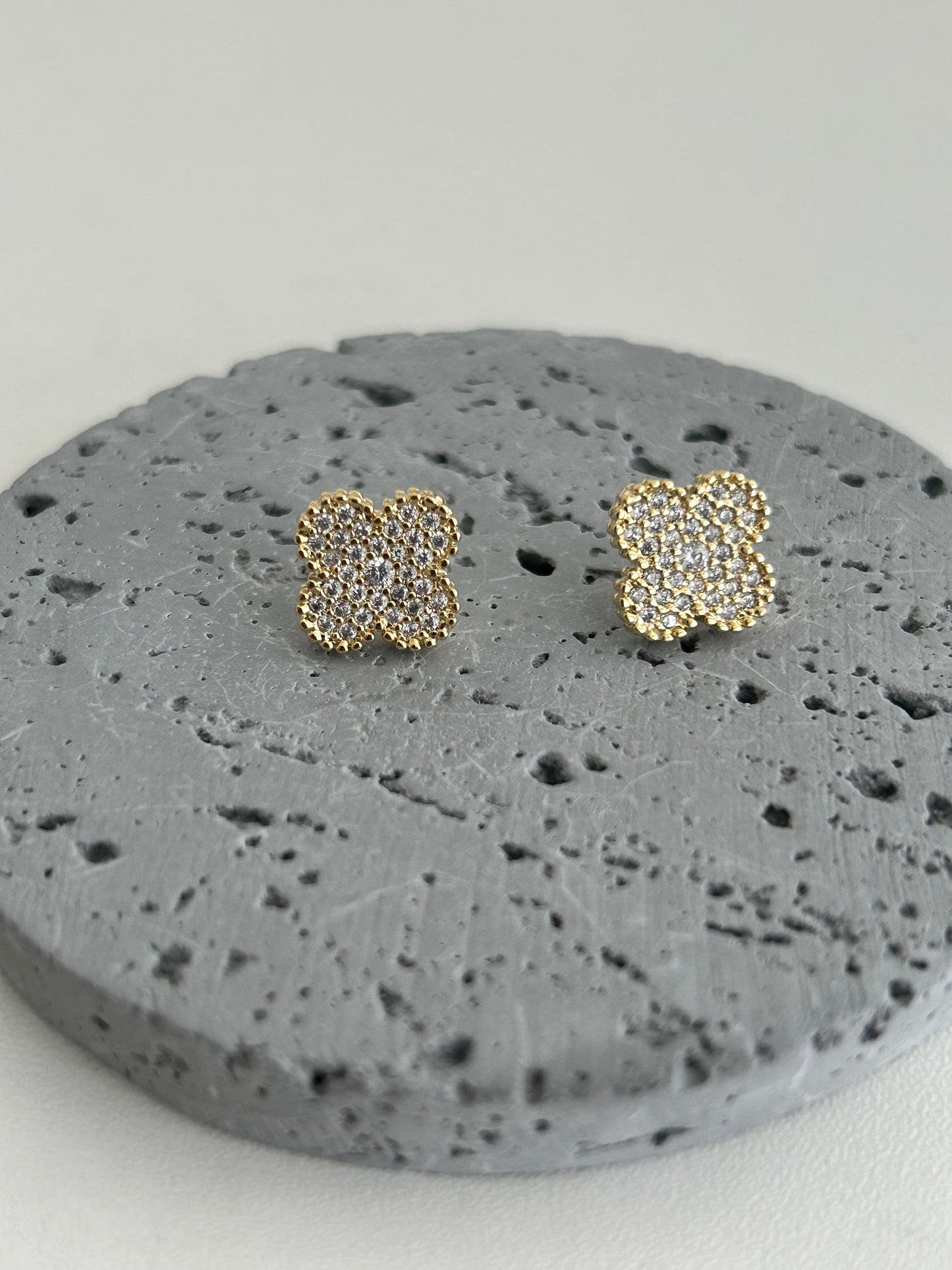 Rukaya earrings • Silver rhinestones clover earrings