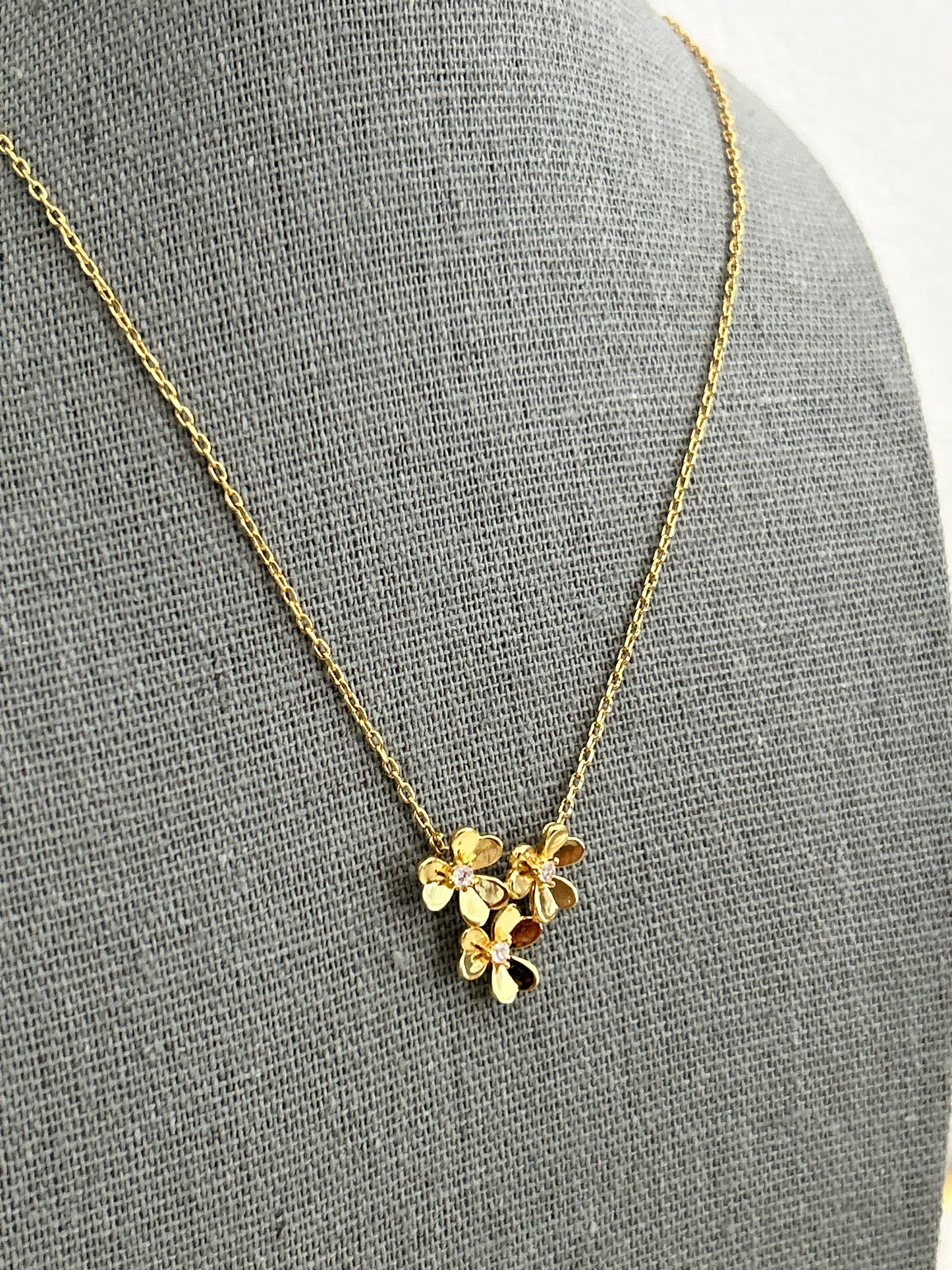 Ines necklace • Three Clovers Necklace