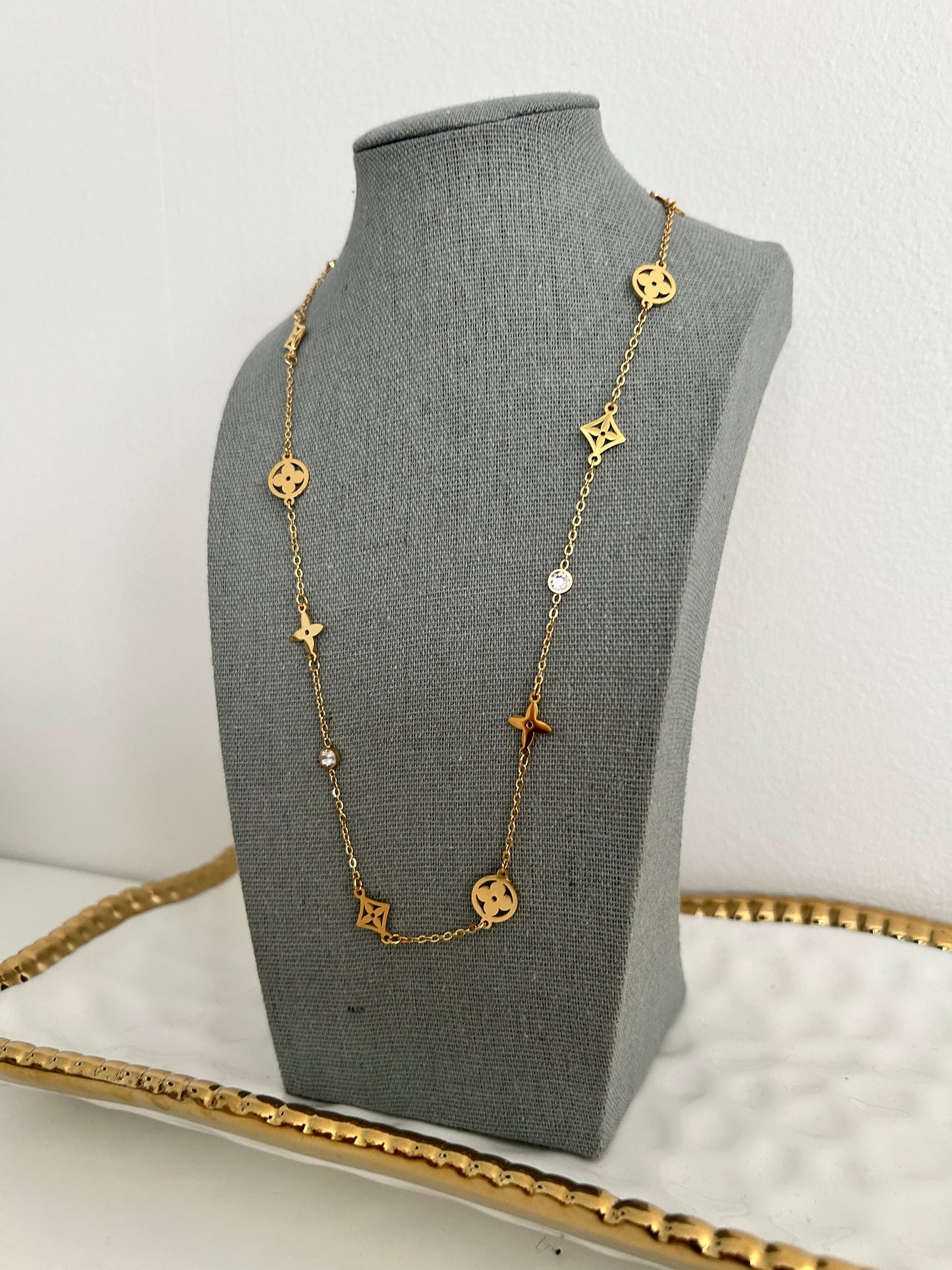 Mona necklace • Long Flowers and Clovers Necklace