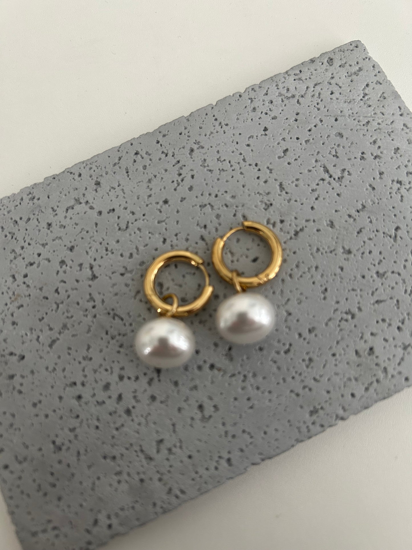 Varda earrings • Everyday wear Pearl Drop hoop earrings