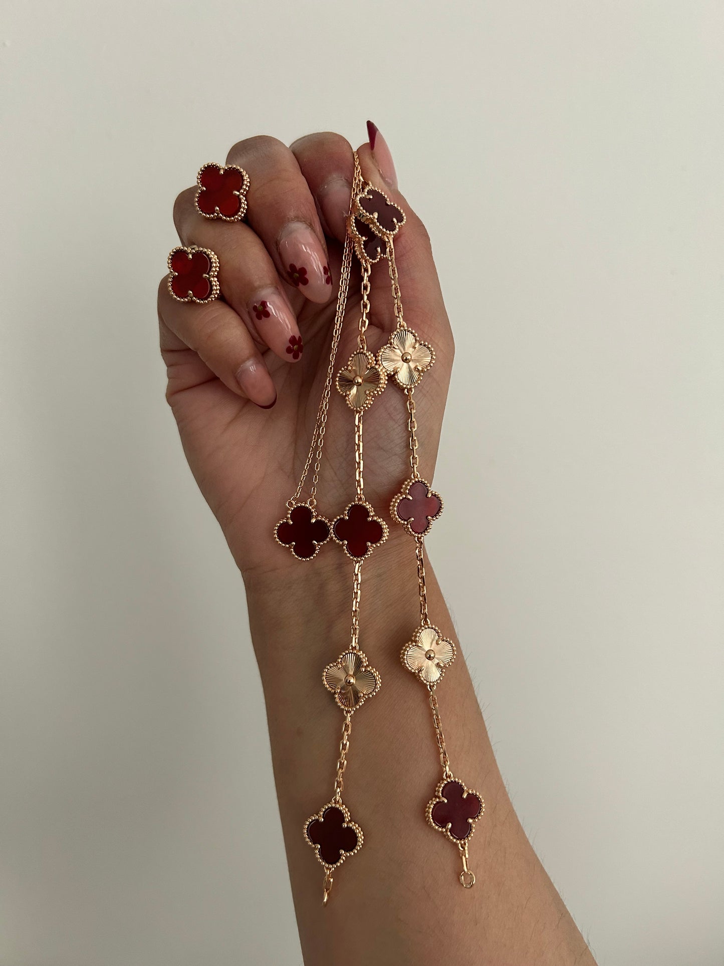 Anisa bracelet - Four-leaf Rose Gold and wine clover bracelet