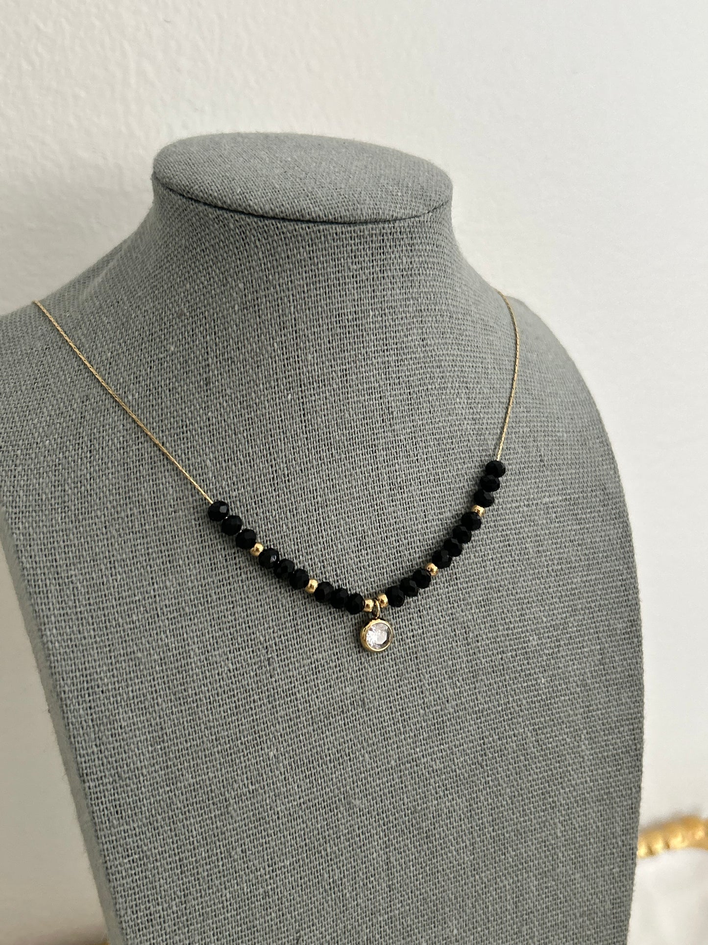 Bellami necklace • Dainty beaded necklace with a crystal