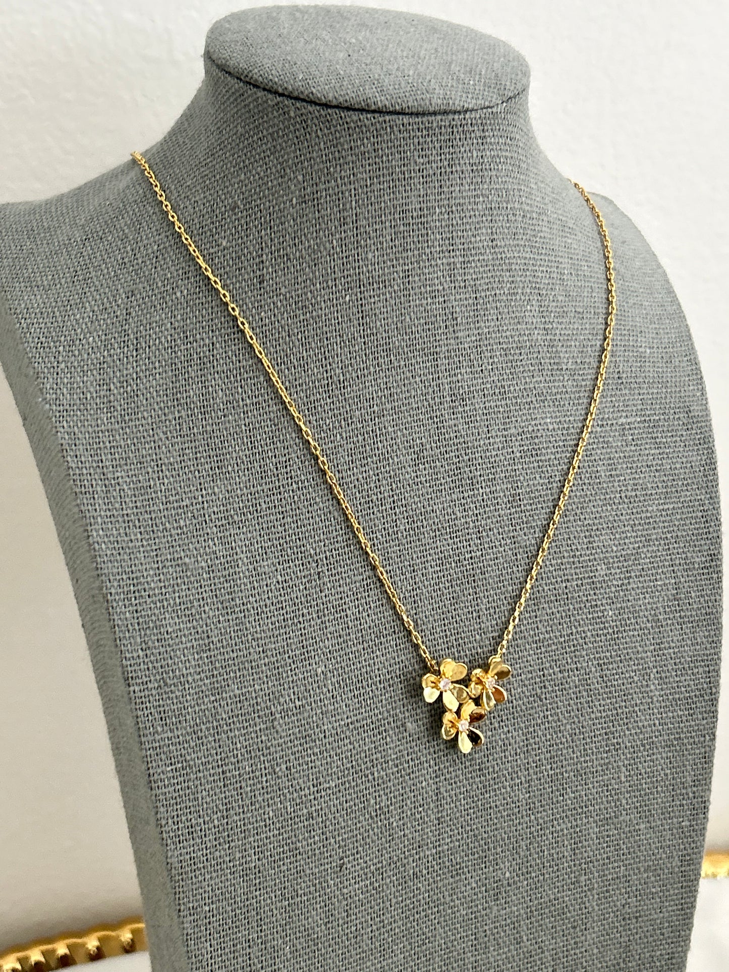 Ines necklace • Three Clovers Necklace