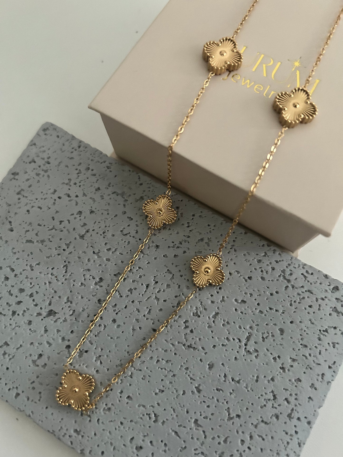 Liya necklace • Long Gold Clovers Necklace