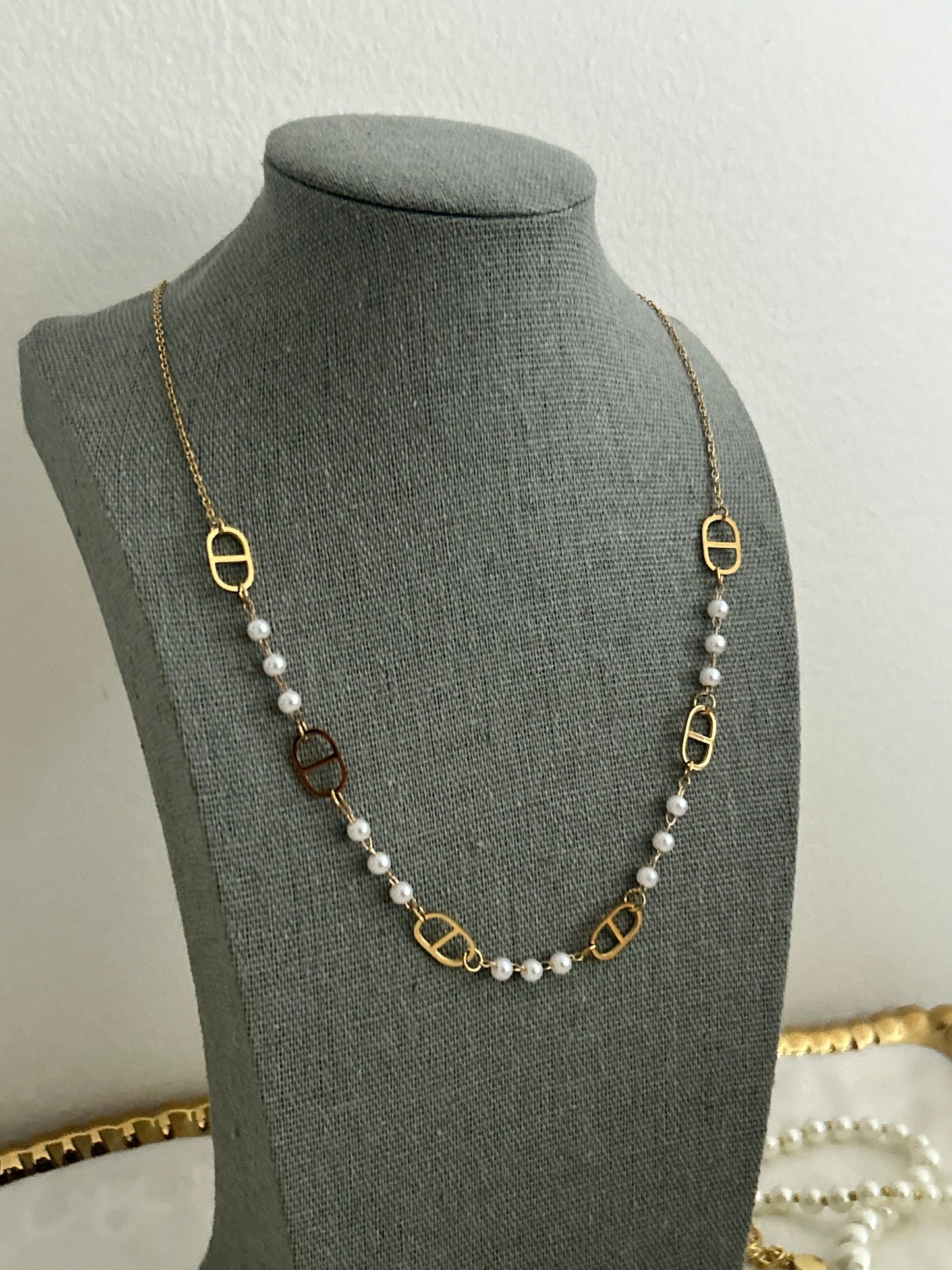 Daniela necklace • Pearly tarnish-free necklace