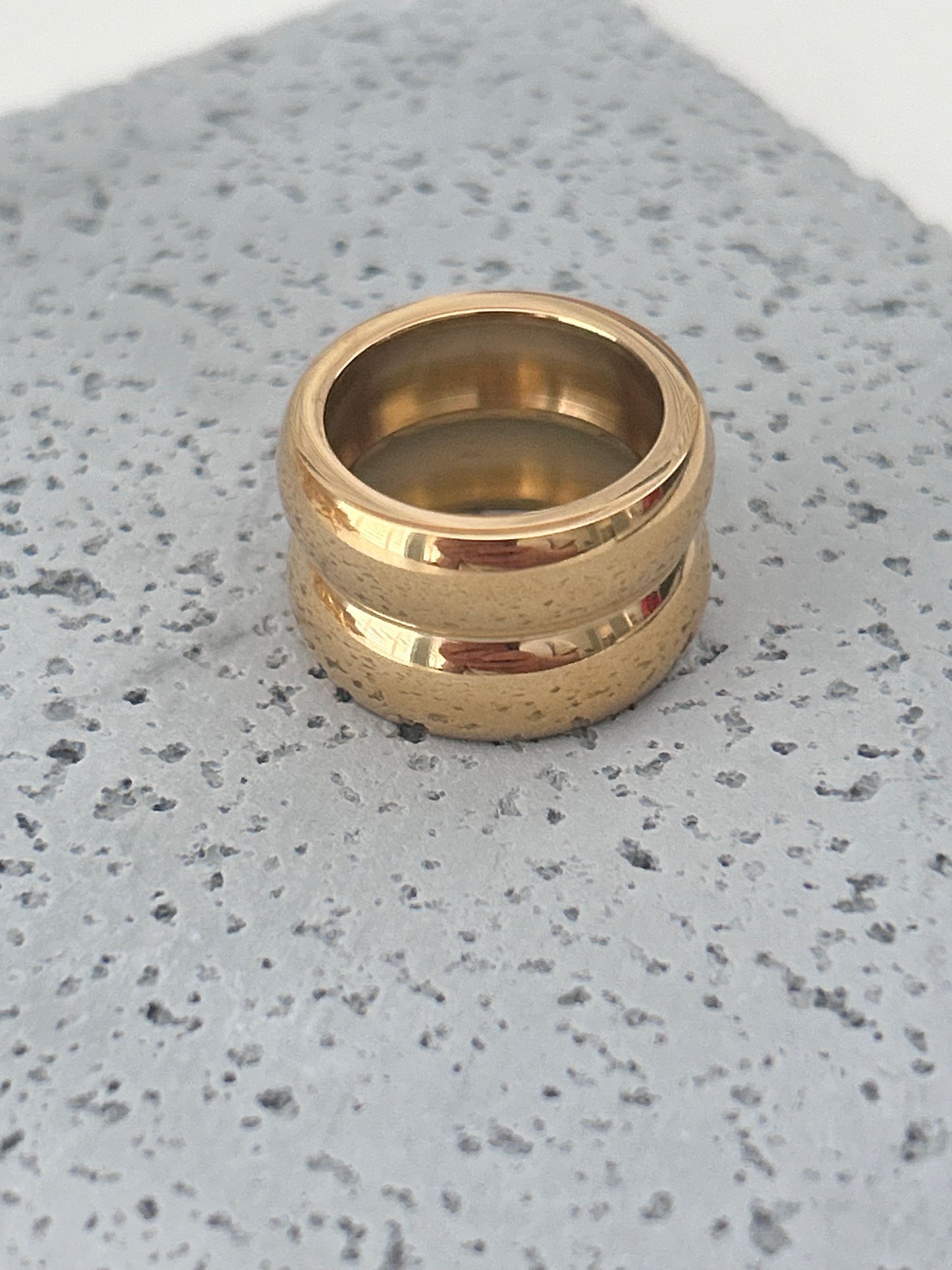 Sajeela Ring • Gold statement ring