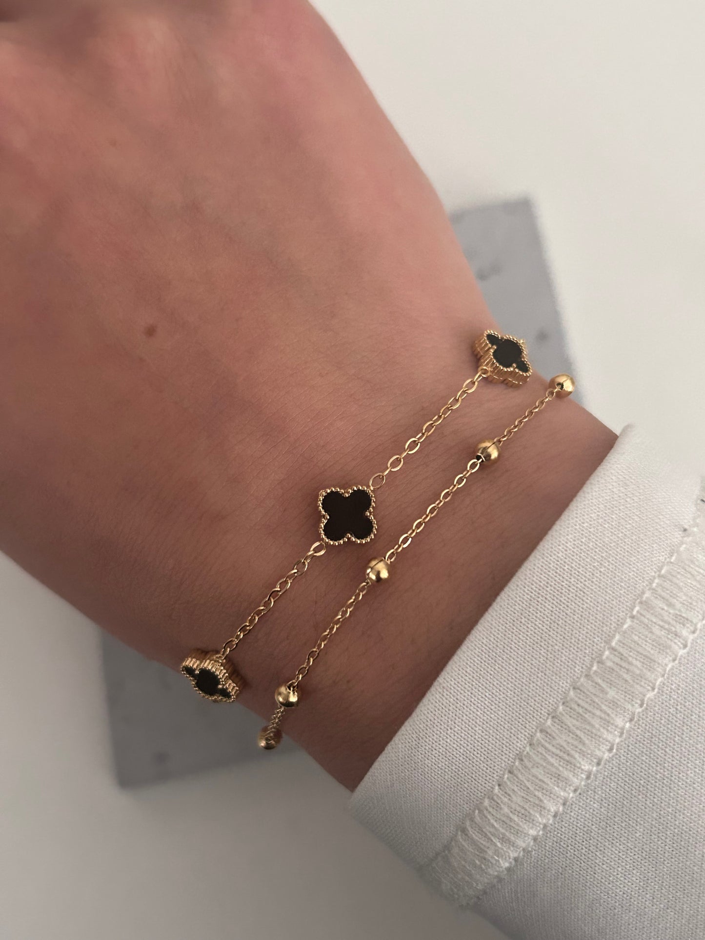 Sidra bracelet - Double layer Four-leaf Gold dainty clover bracelet