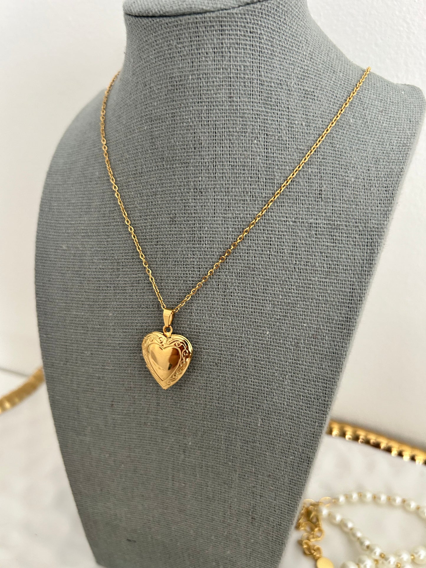 Rebecca necklace • Heart custom picture necklace