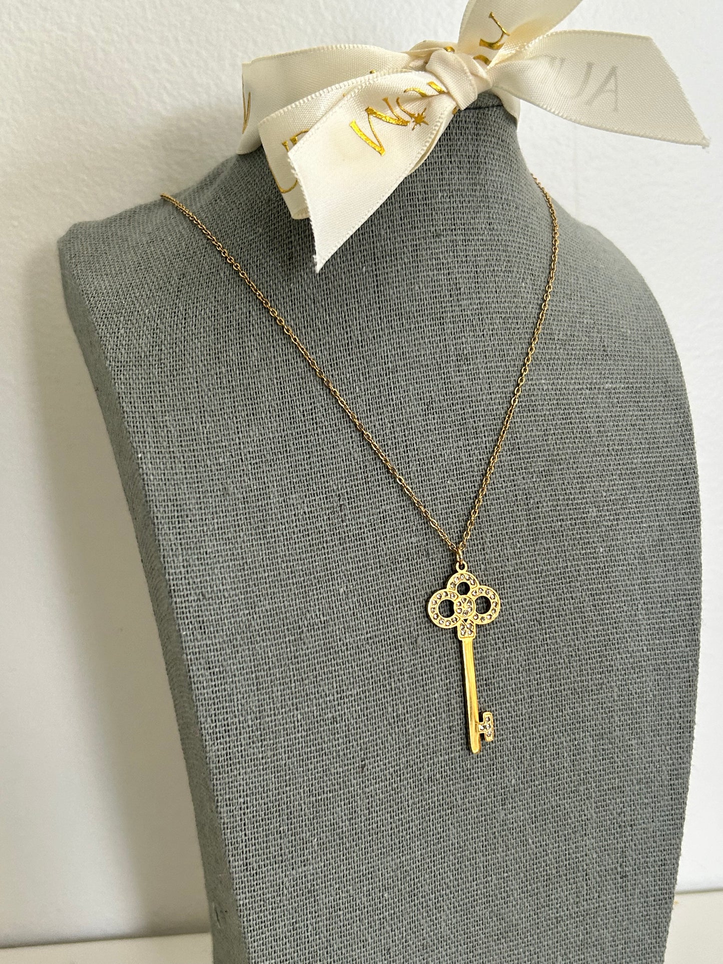 Eliana Necklace • Necklace