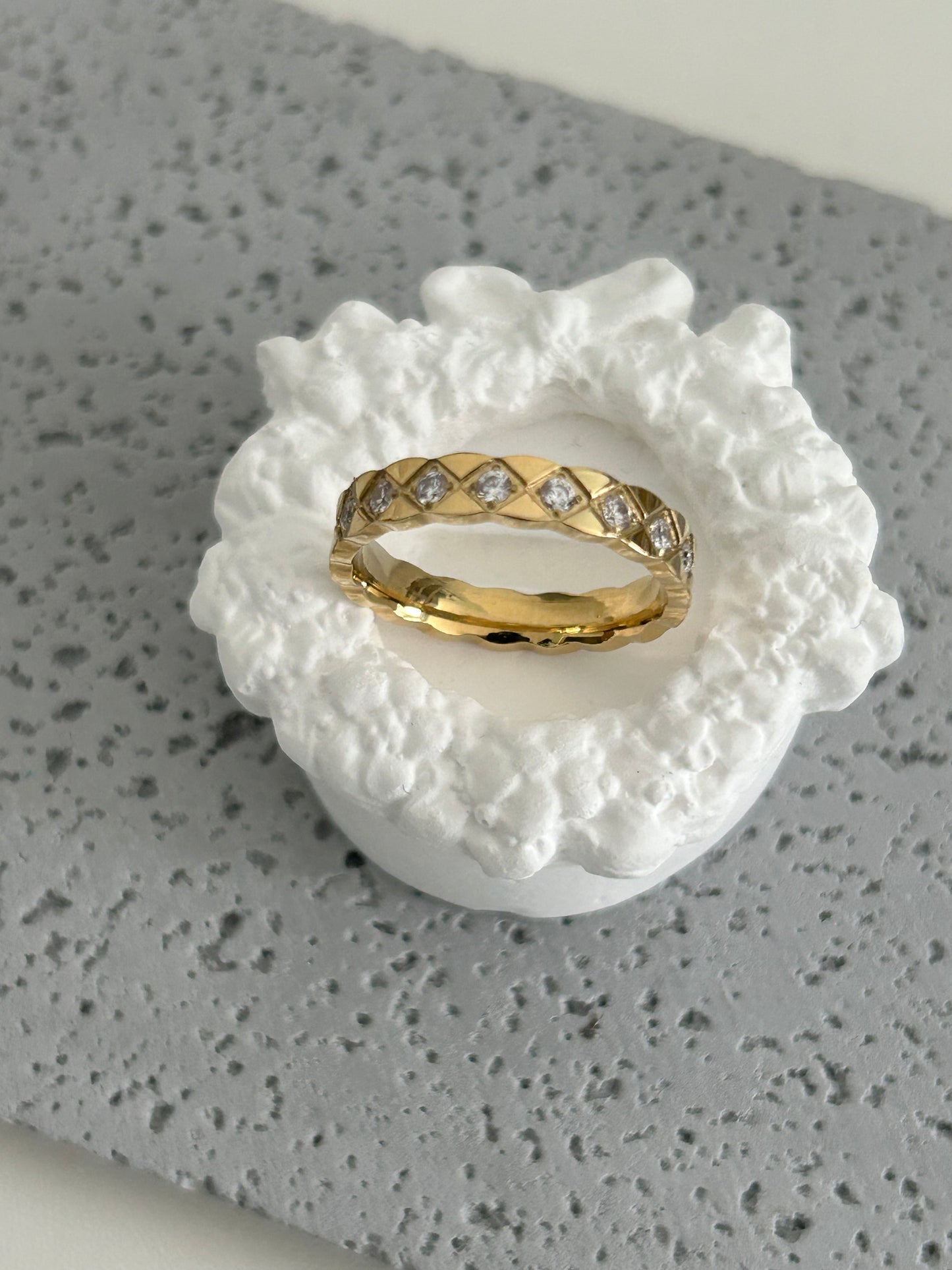 Sadaf ring band