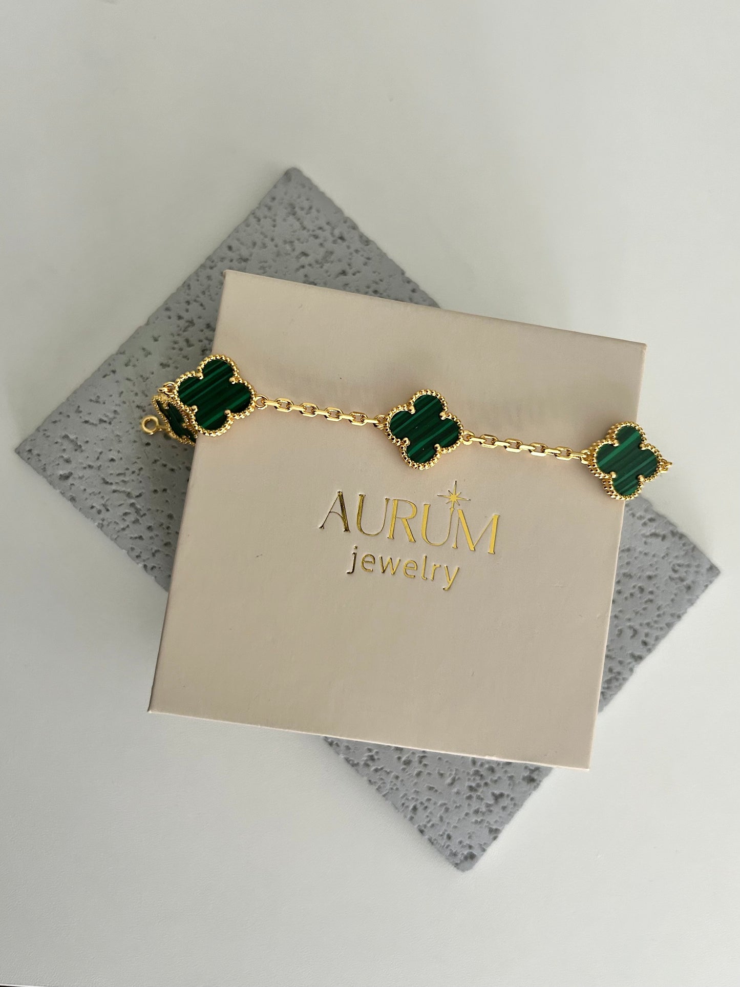 Anya bracelet • Green four leaf clover bracelet