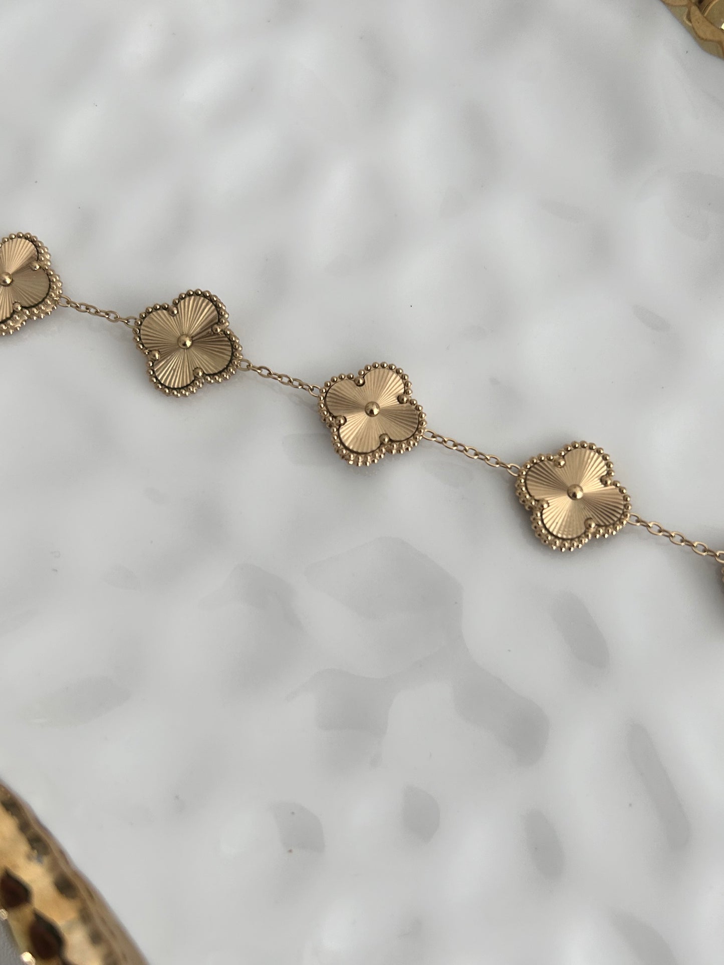 Aliya bracelet - Four-leaf Gold clover bracelet