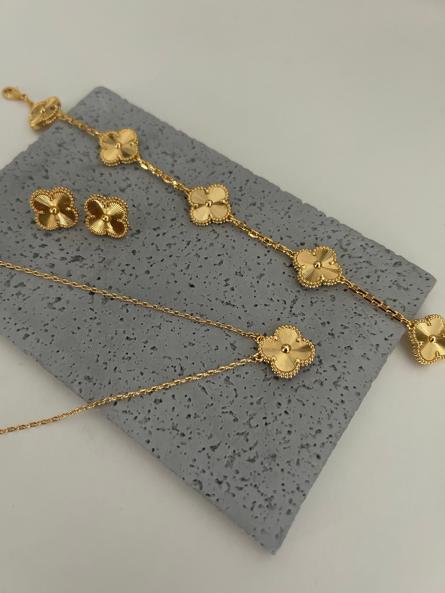 Anya Gold Set • Clover Jewelry Set