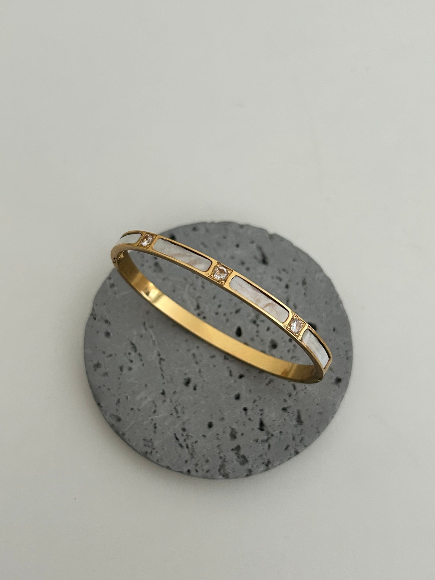 Luca bangle • Gold sparkle mother of pearl bangle