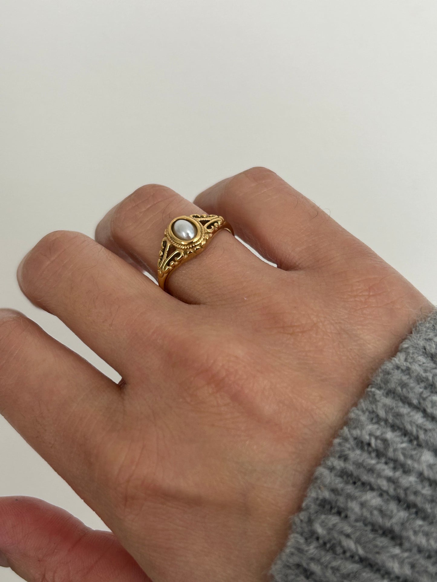 Annie Ring • Anti-tarnish Vintage Pearl gold ring