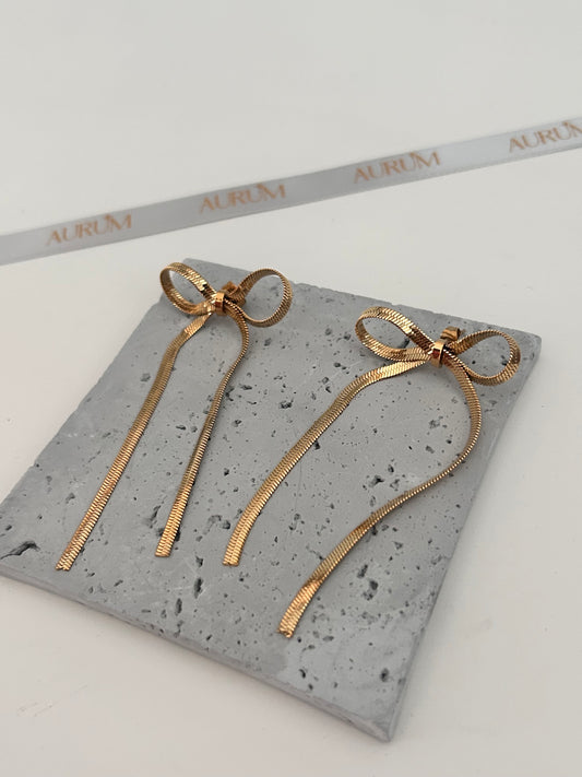 Sumayya earrings • Bow earring