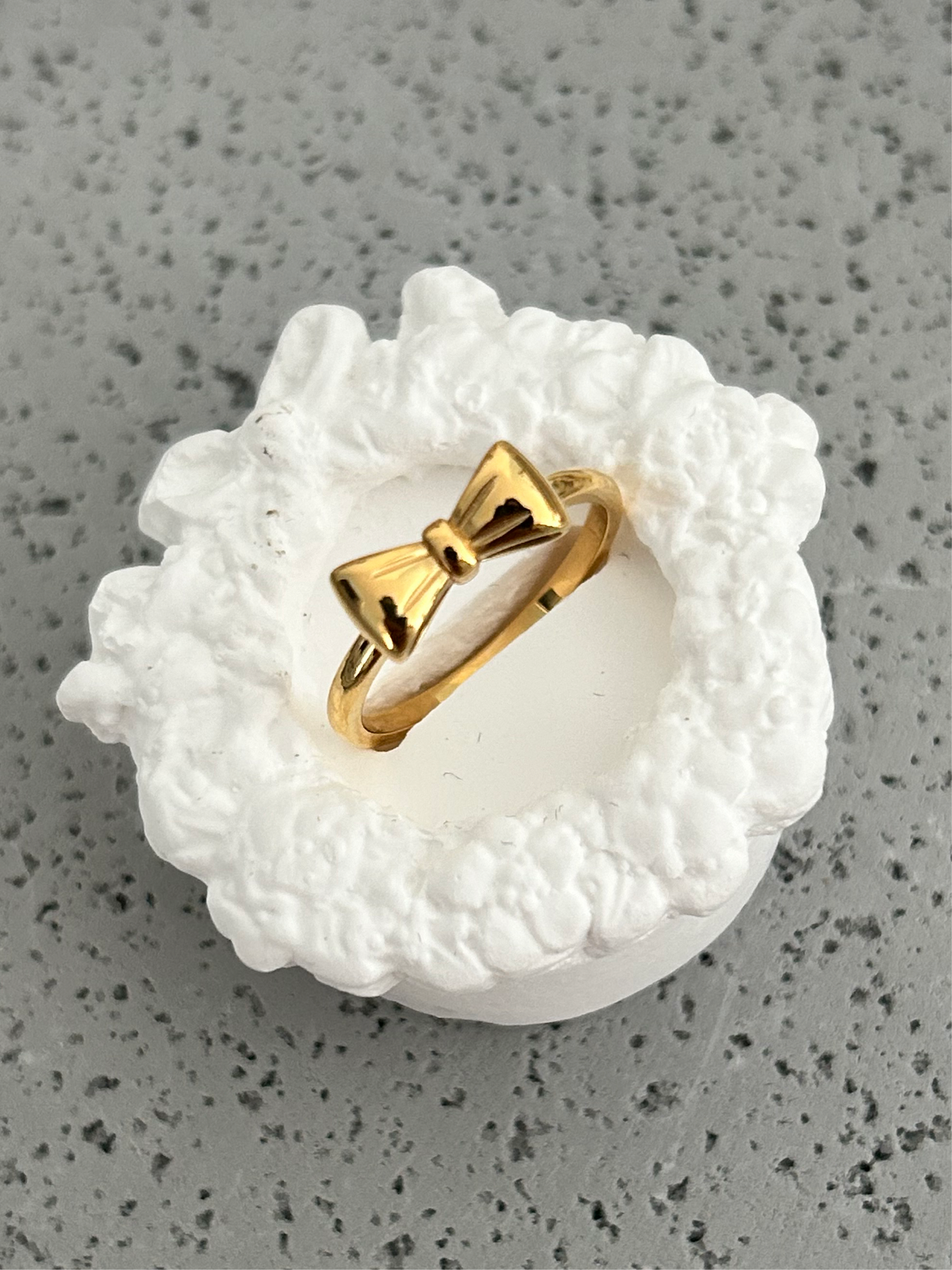 Grace Ring • Gold bow ring