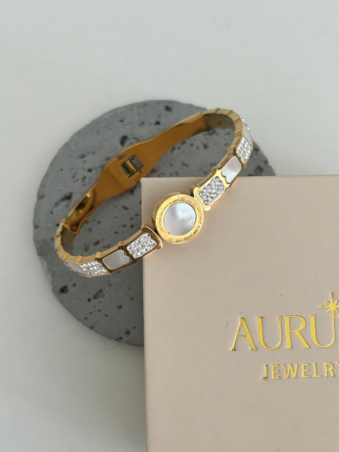 Elowen bangle • Black Bangle