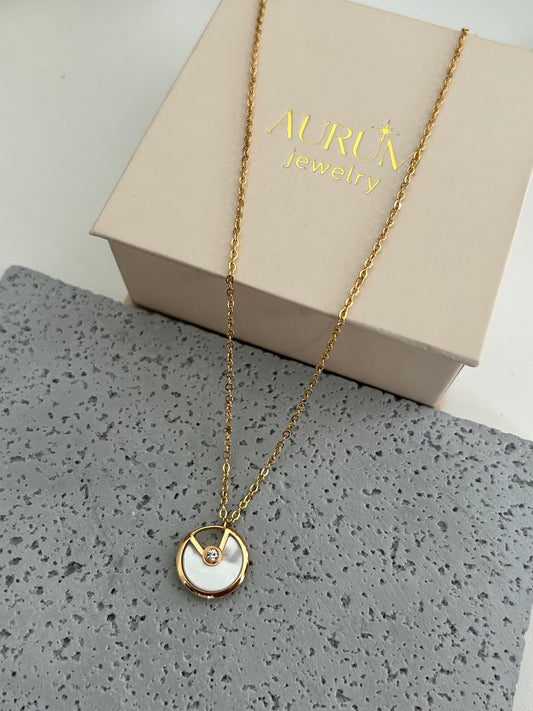 Maria necklace