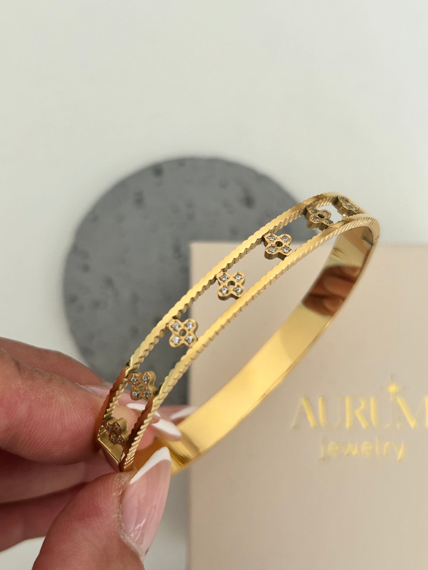 Wren bangle - 18k Gold Plated Floral Clover Bangle