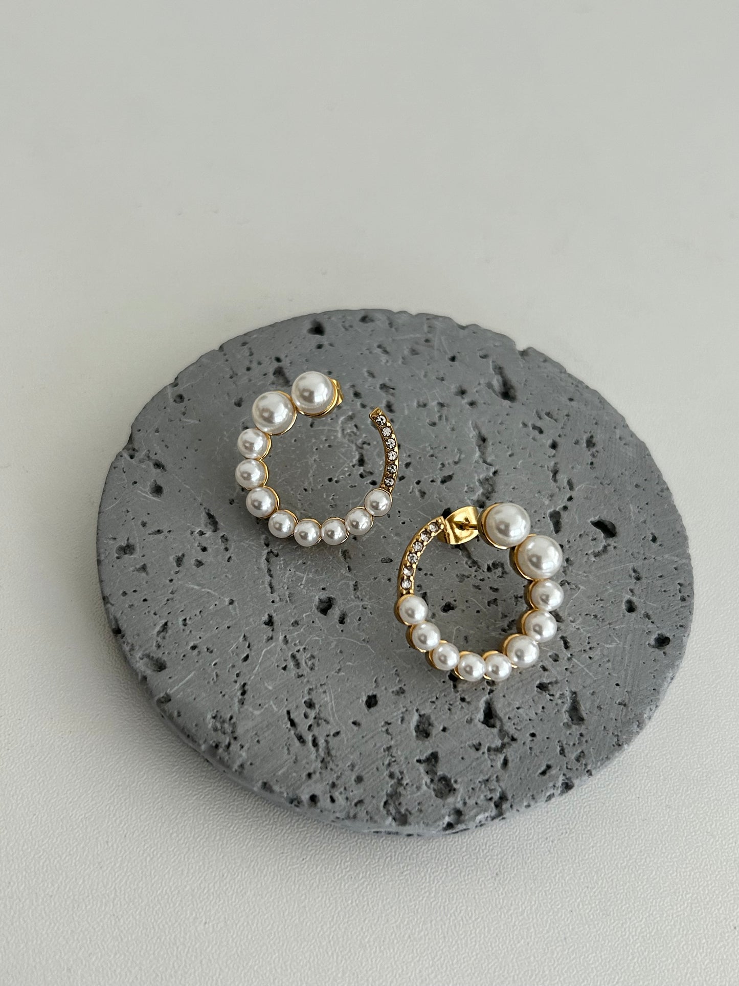 Laiba earrings • Pearl Circle Earrings