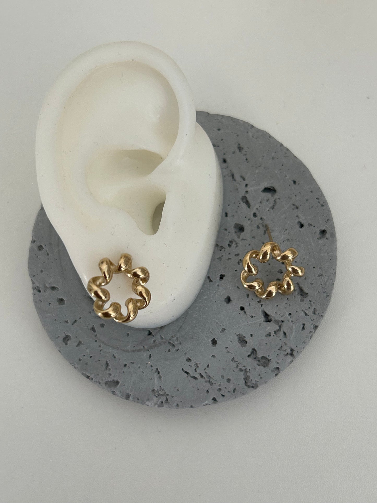 Beatrice studs earrings