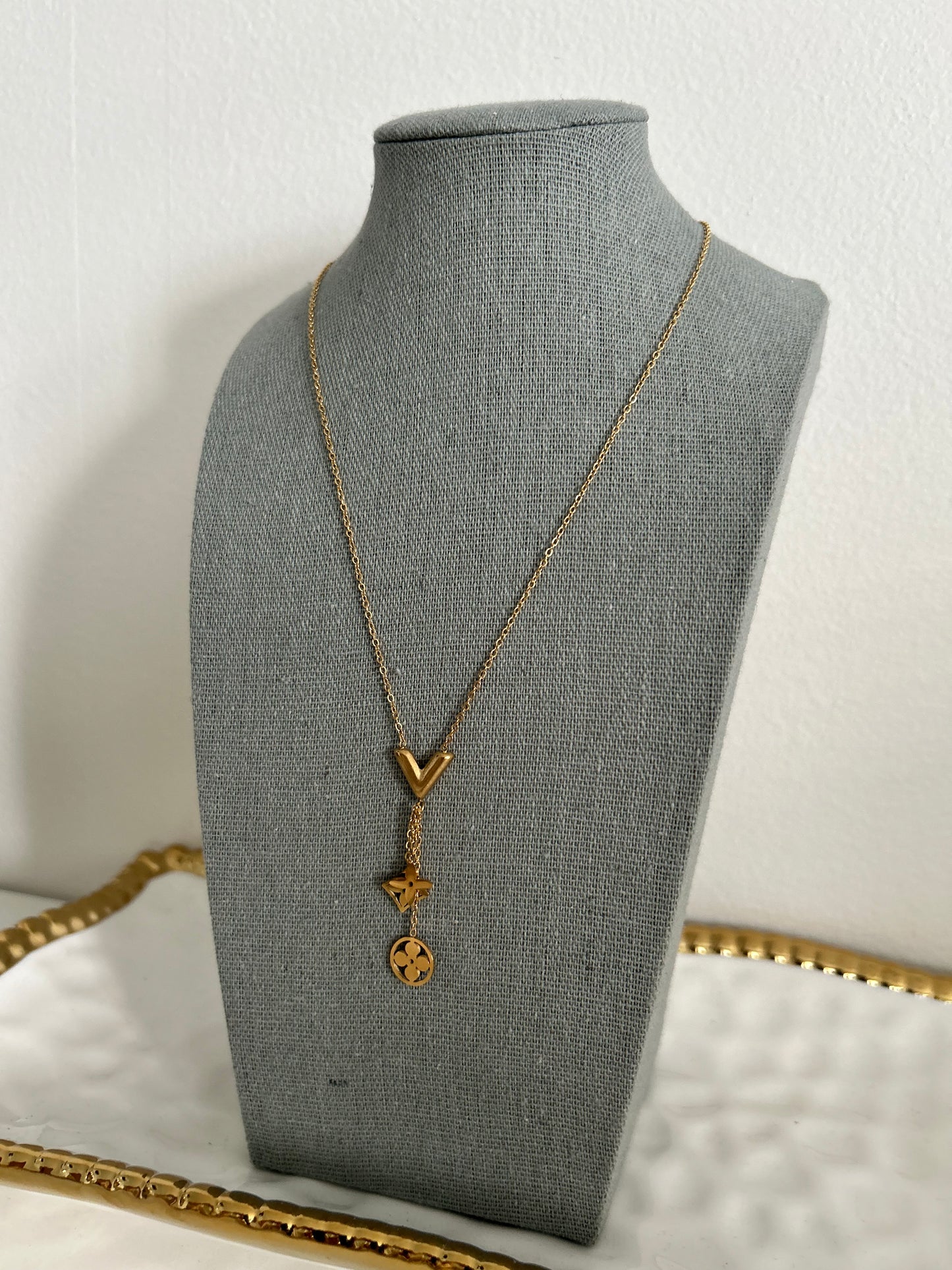 Victoria Necklace • V Necklace