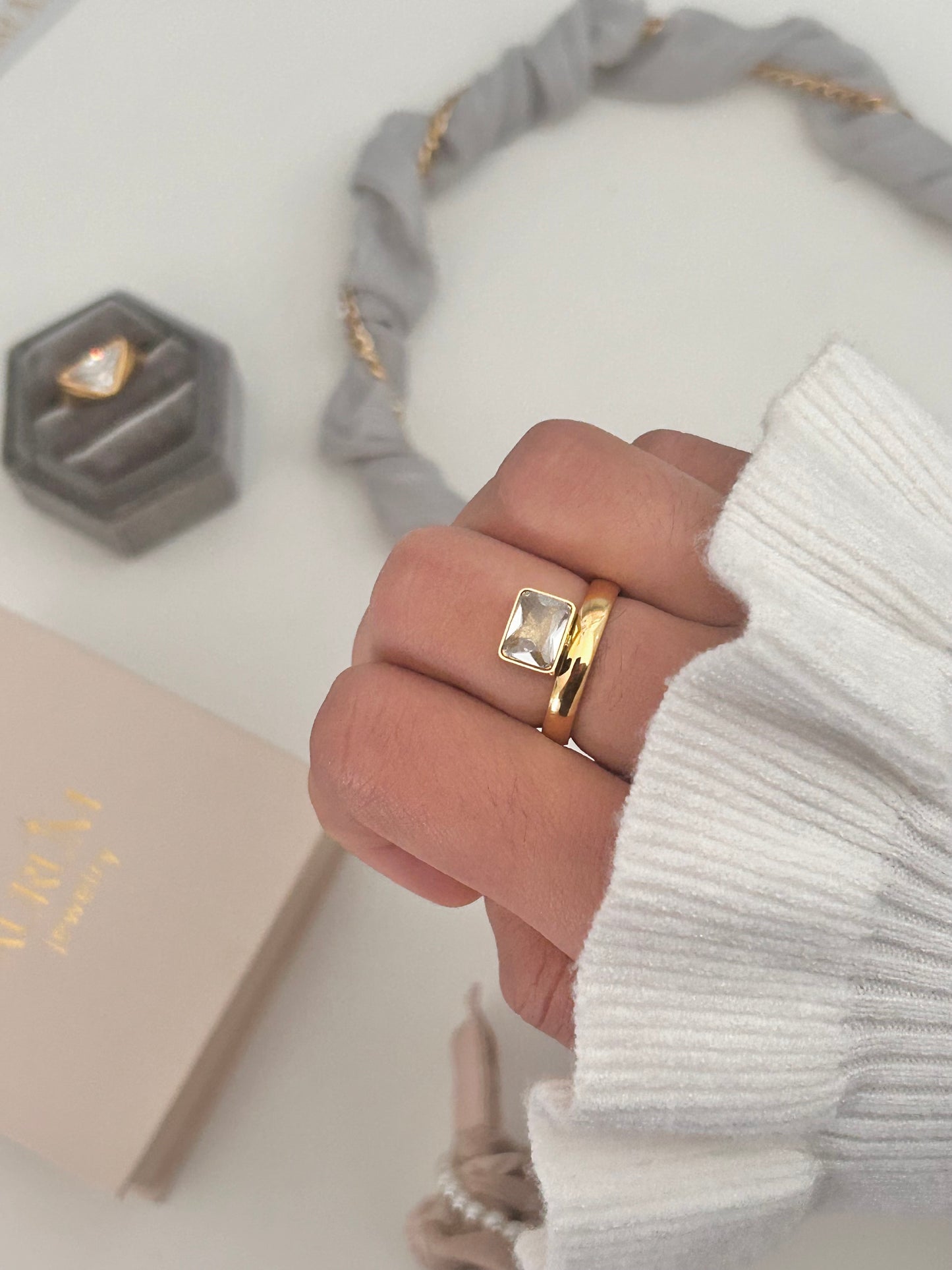 Aurum jewelry ring