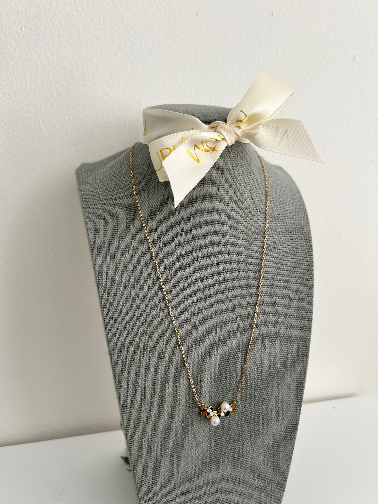 Lily Necklace • Little Flowers Pearly Necklace