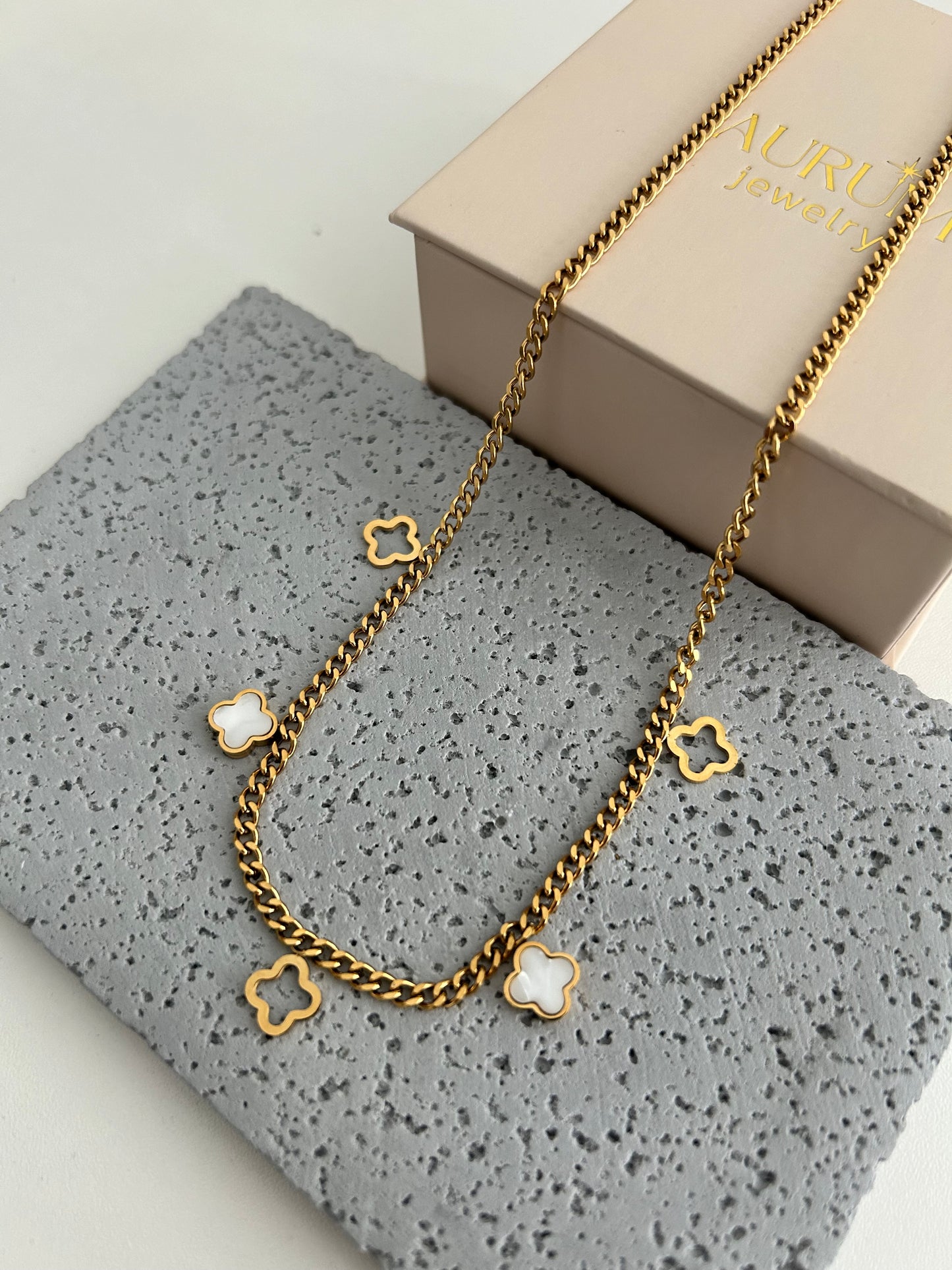 Saliha Necklace • Clover necklace