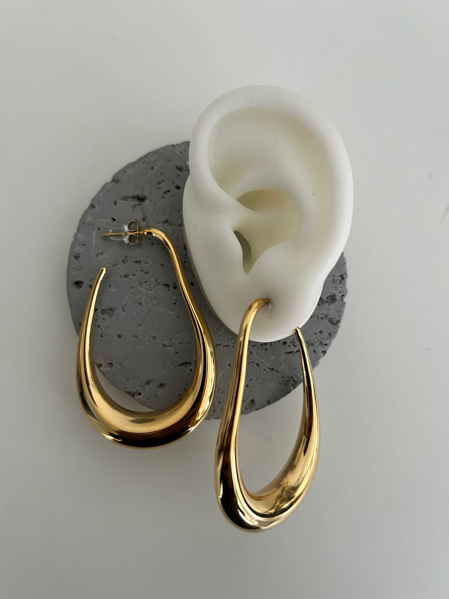 Gini Hoop Earrings